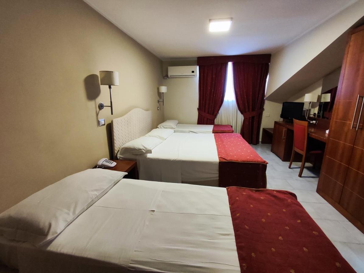 Pisani Hotel San Nicola La Strada Екстериор снимка