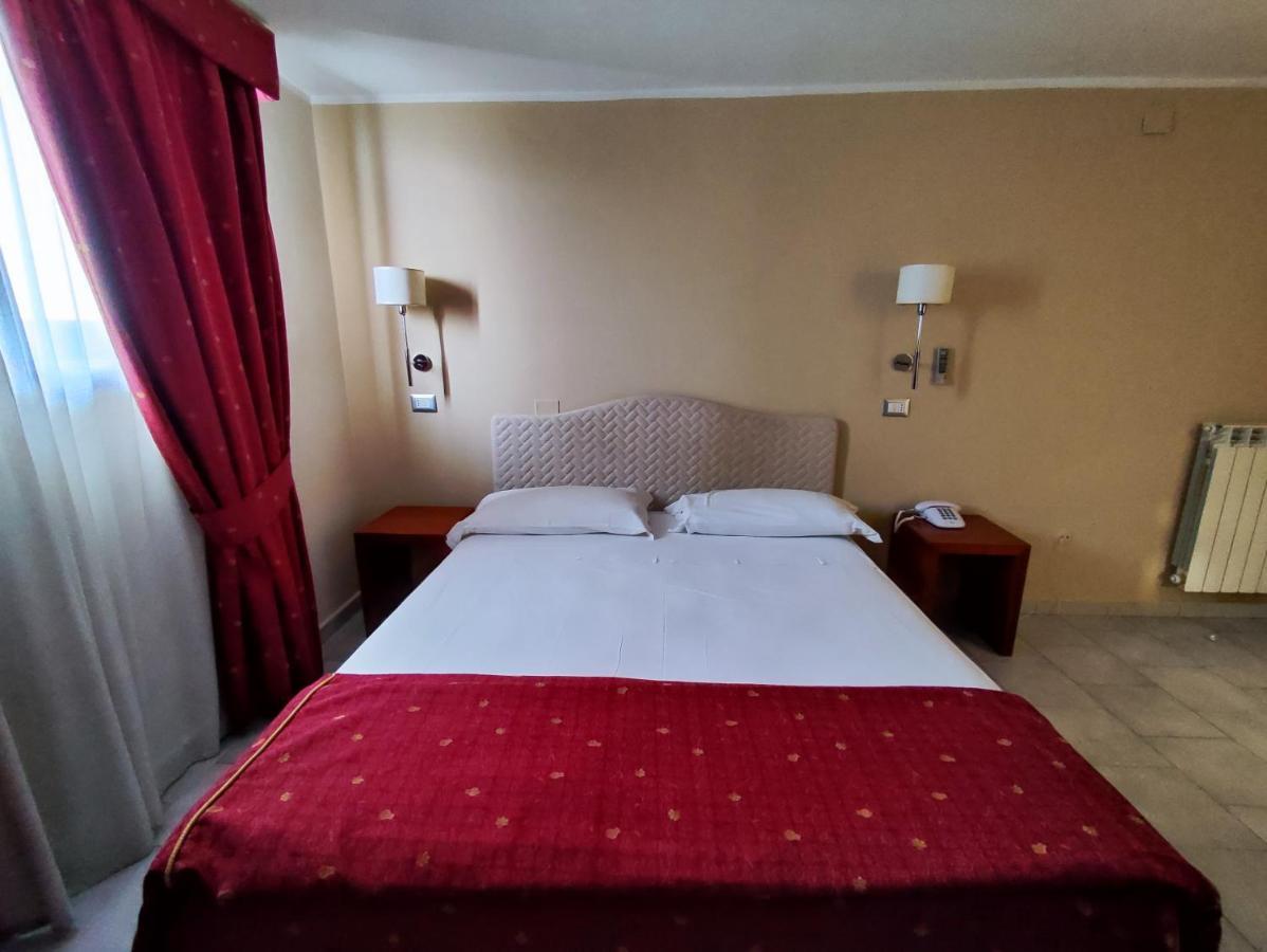 Pisani Hotel San Nicola La Strada Екстериор снимка