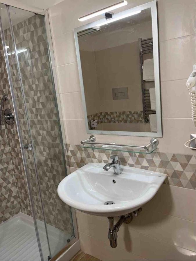 Pisani Hotel San Nicola La Strada Екстериор снимка