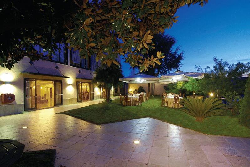 Pisani Hotel San Nicola La Strada Екстериор снимка