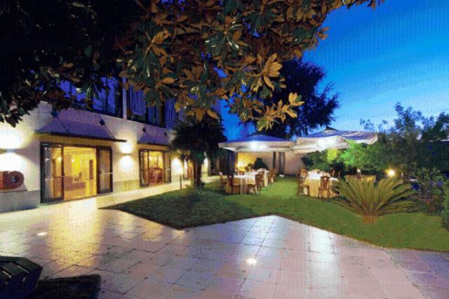 Pisani Hotel San Nicola La Strada Екстериор снимка