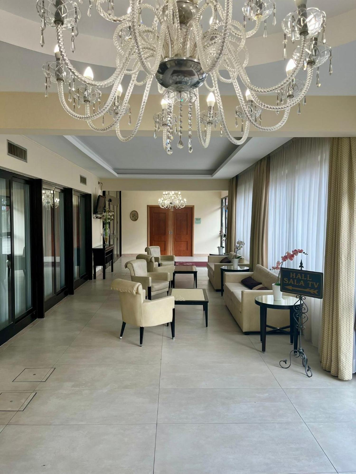 Pisani Hotel San Nicola La Strada Екстериор снимка