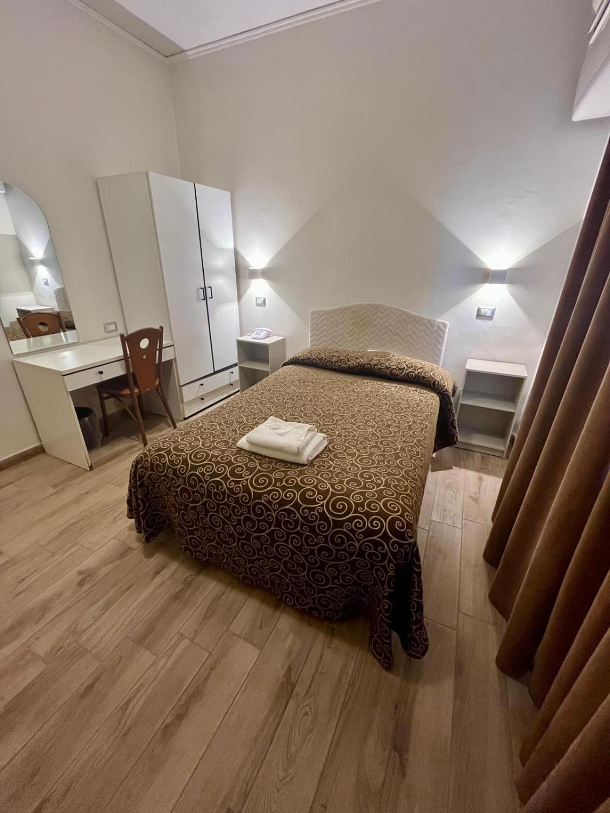 Pisani Hotel San Nicola La Strada Екстериор снимка