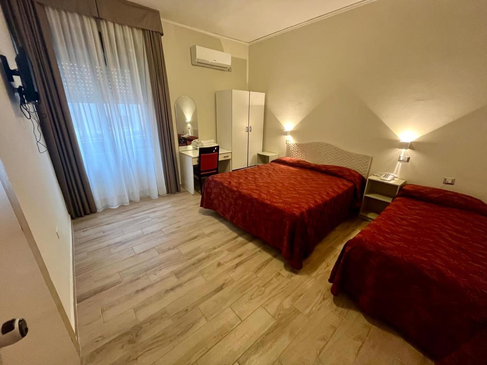 Pisani Hotel San Nicola La Strada Екстериор снимка