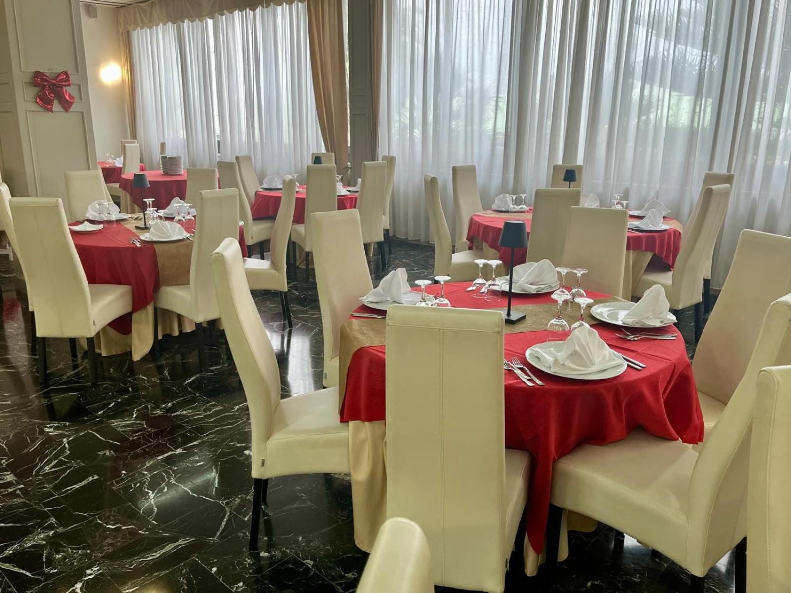 Pisani Hotel San Nicola La Strada Екстериор снимка
