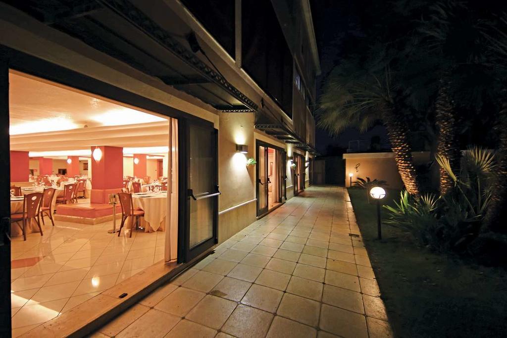 Pisani Hotel San Nicola La Strada Екстериор снимка