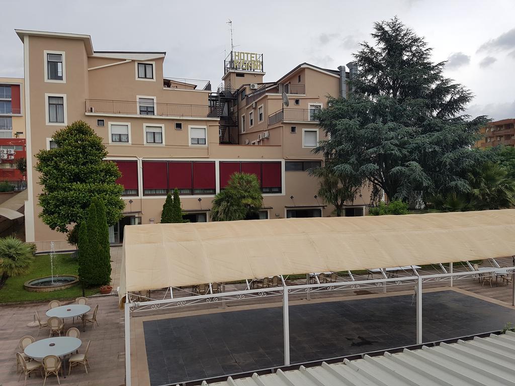 Pisani Hotel San Nicola La Strada Екстериор снимка