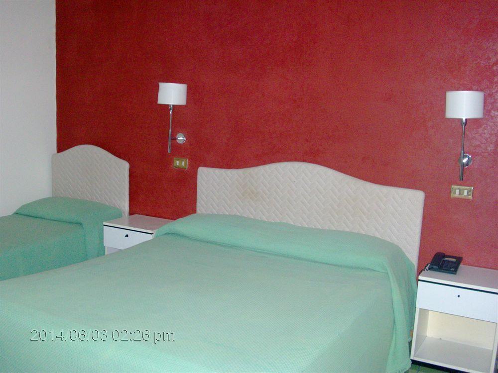 Pisani Hotel San Nicola La Strada Екстериор снимка
