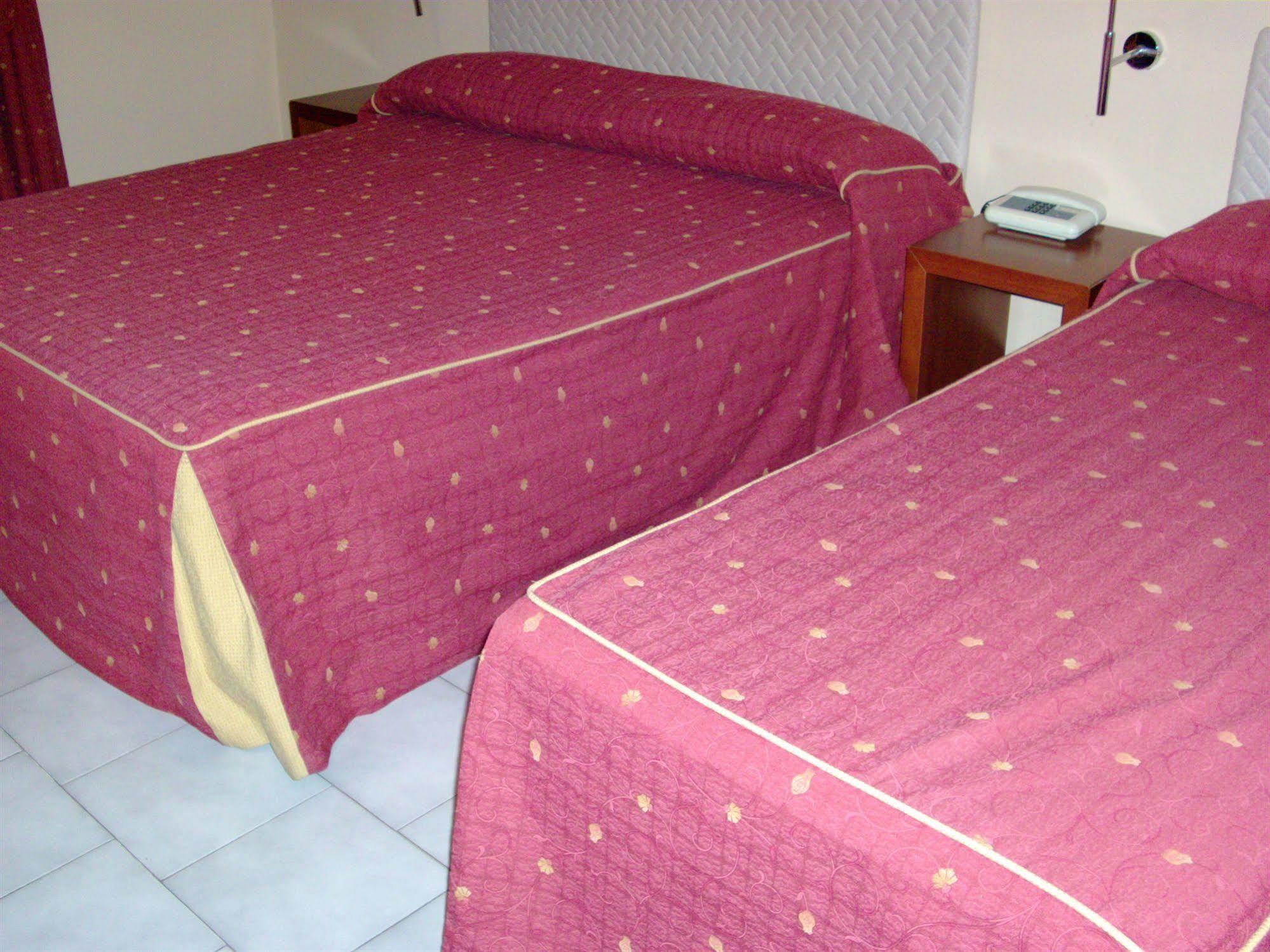 Pisani Hotel San Nicola La Strada Екстериор снимка